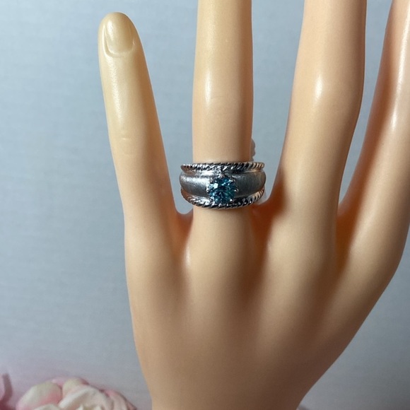 NEW 14k W. GOLD BLUE ZIRCON RING - Picture 8 of 8